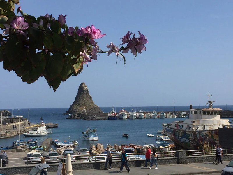 B&B Epos Acitrezza