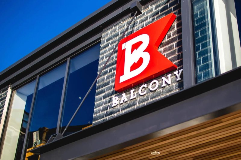 Balcony Bar & Kitchen
