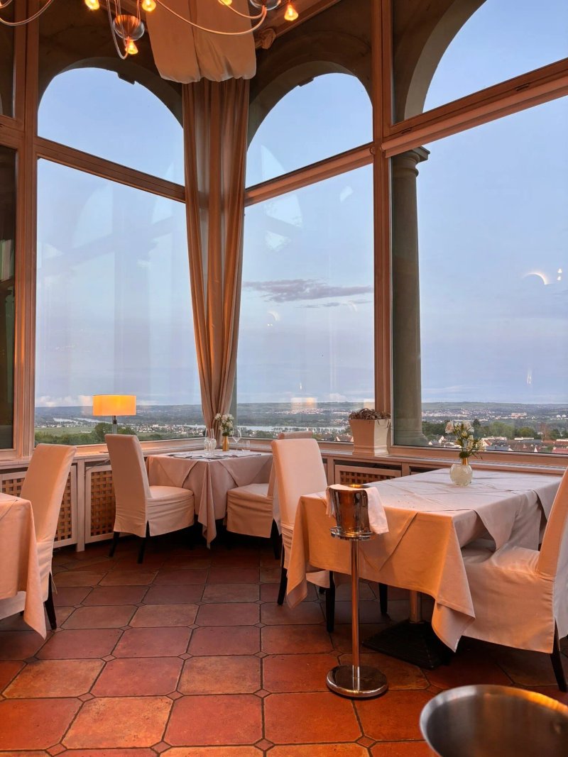 Burg Restaurant Schwarzenstein