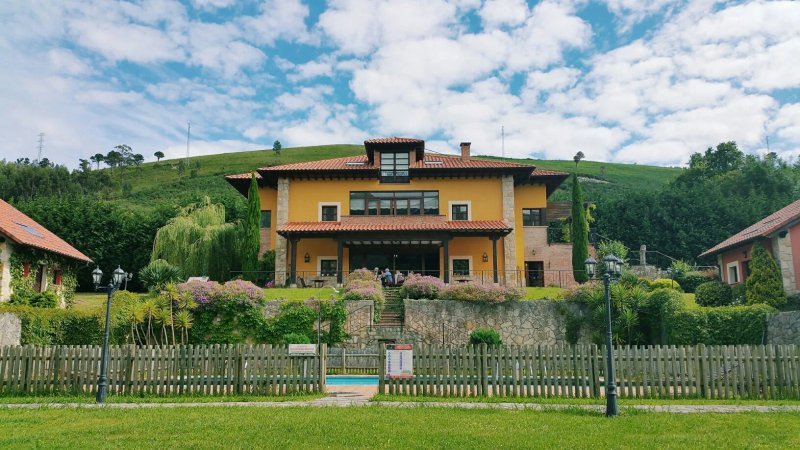Hotel Rural La Lluriga
