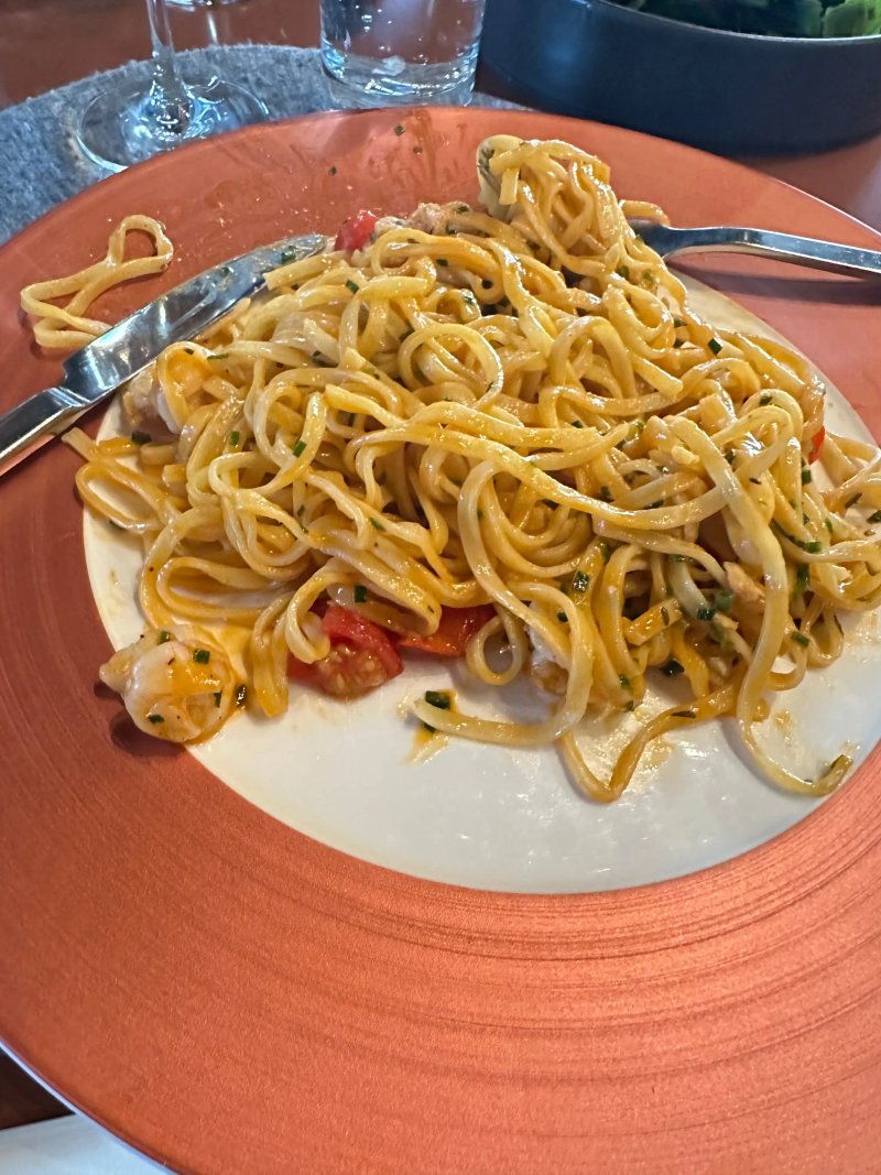Mountain Hub Social Dining