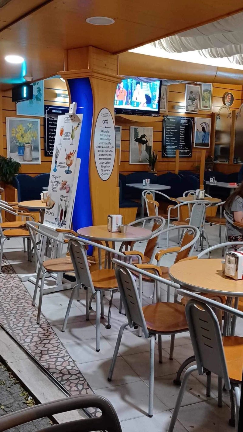 Alexander Bar Gelateria Creperia