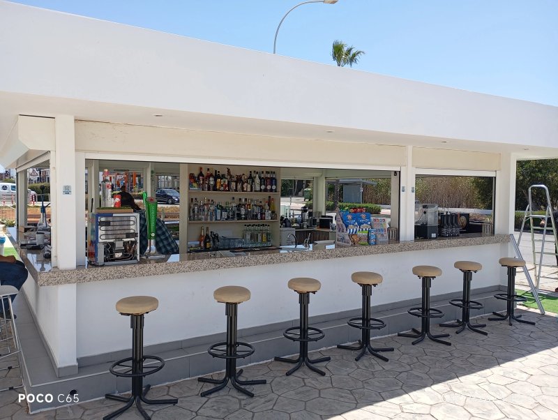 My Me Pool Bar