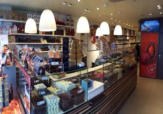 Leonidas Chocolaterie Hans And Stephanie