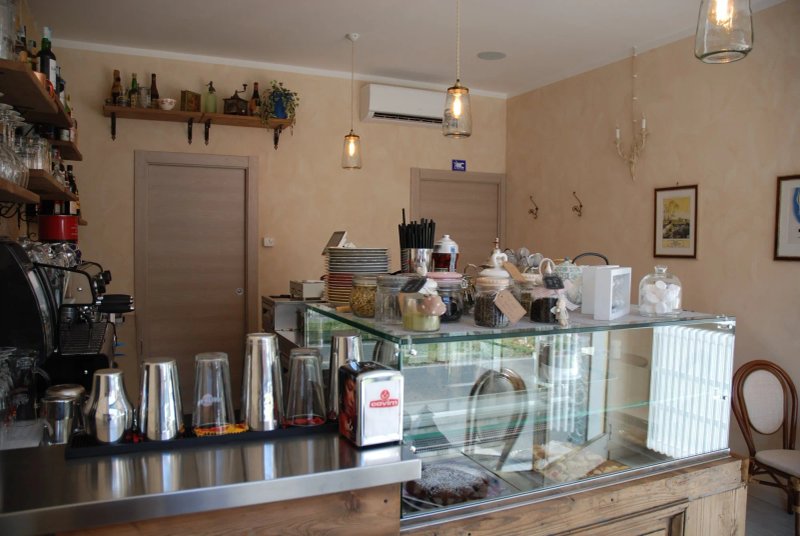 Petit Cafe