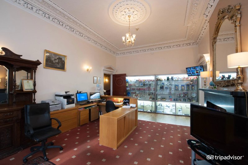 Clifton Hotel