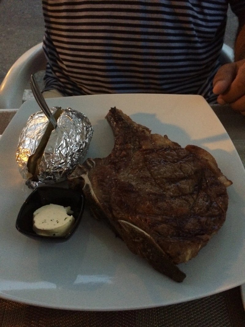 Parrilla al Carbon y Bar Roby