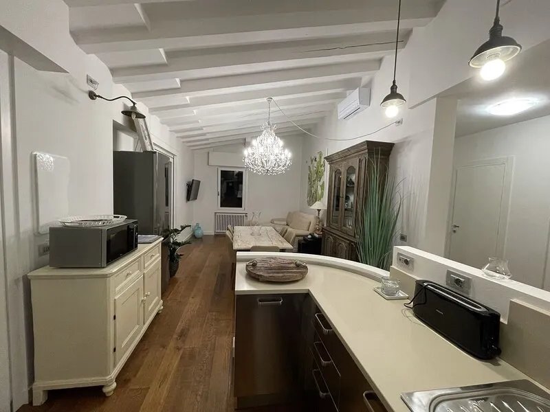 Apartment overlooking Garda Island