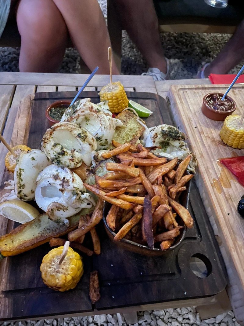 Le Clos Des Oliviers Brasserie Gourmande et Guinguette