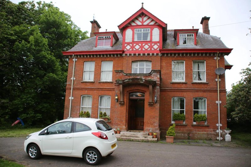 Glendona House