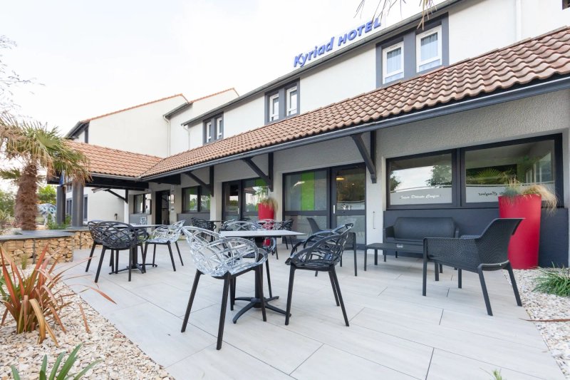 KYRIAD Niort Espace Mendès France