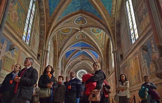 UMBRIA GUIDA TURISTICA ED ESCURSIONISTICA di MONIA MINCIARELLI