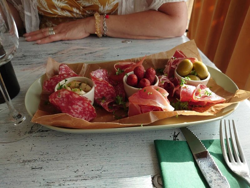 Hamnplats 6
