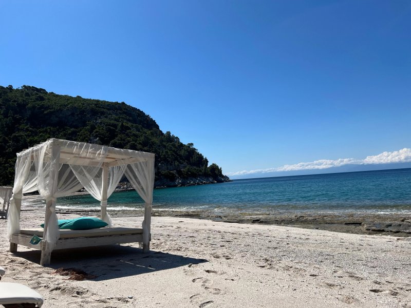 Apanemo Restaurant & Beach Bar