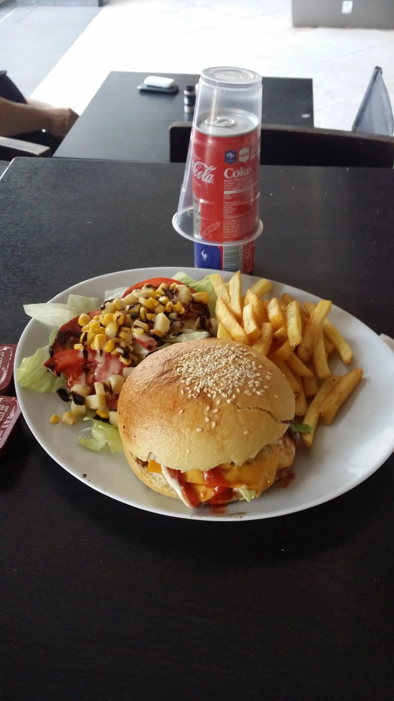 Le 1971 Corner Cafe