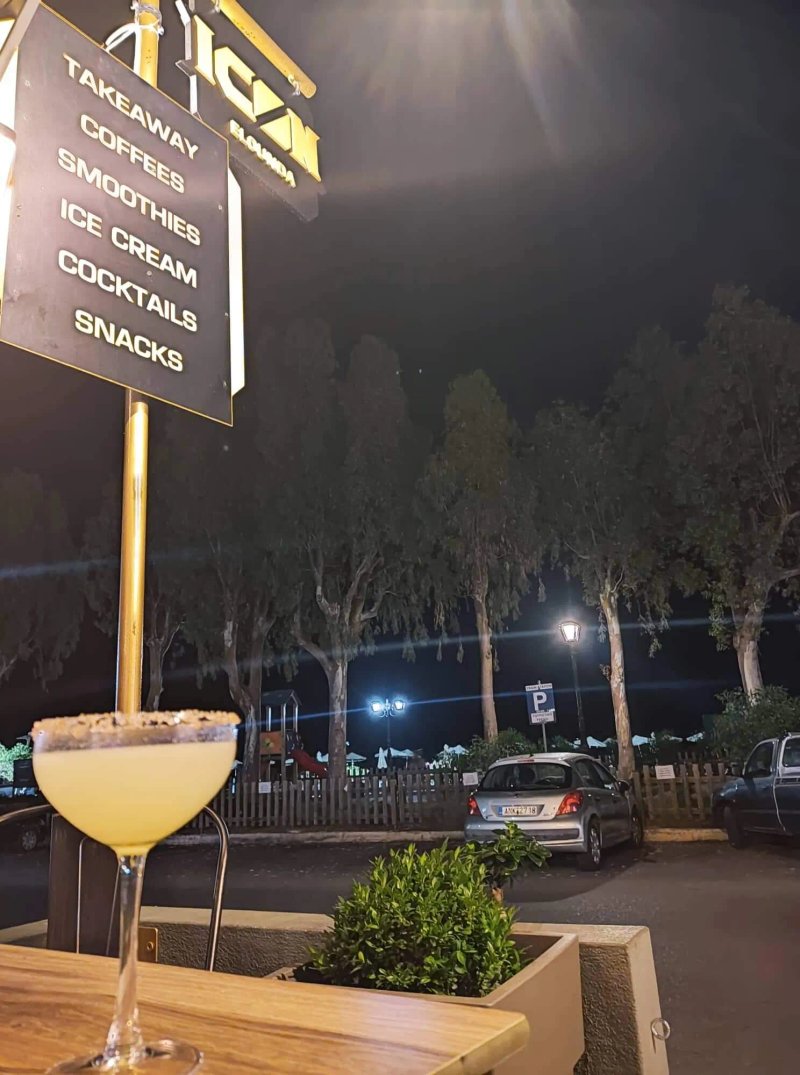 Icon Cafe - Bar