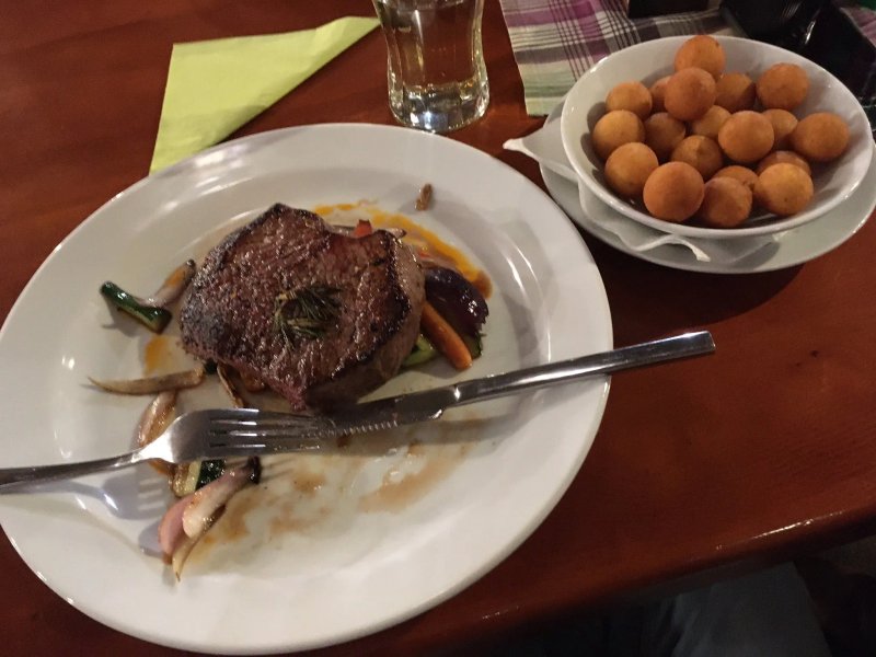 Baileys Restaurant & Pizzeria
