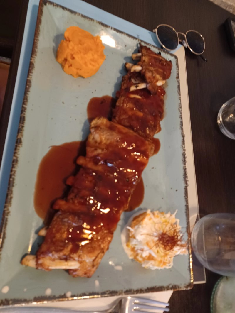 Malo Misto Wine & Dine