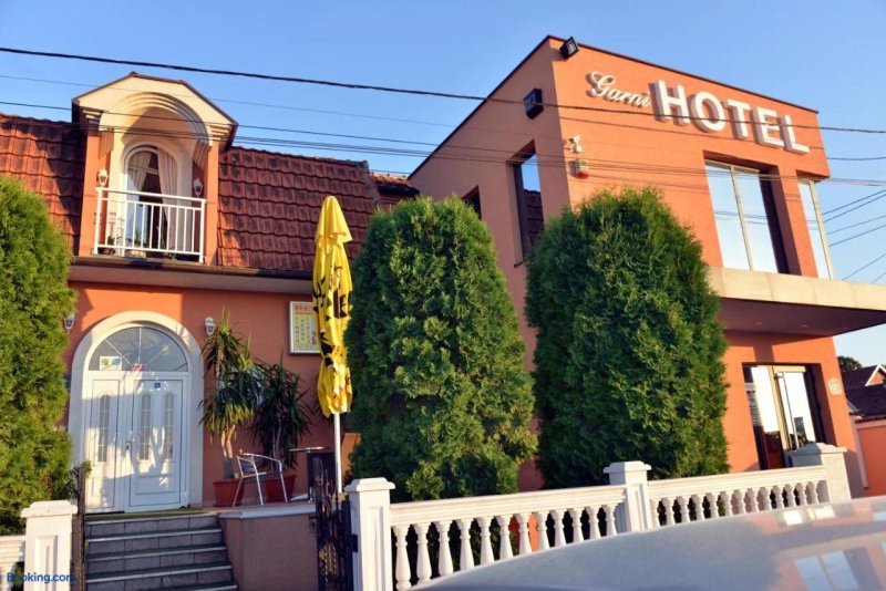 Villa Kaca