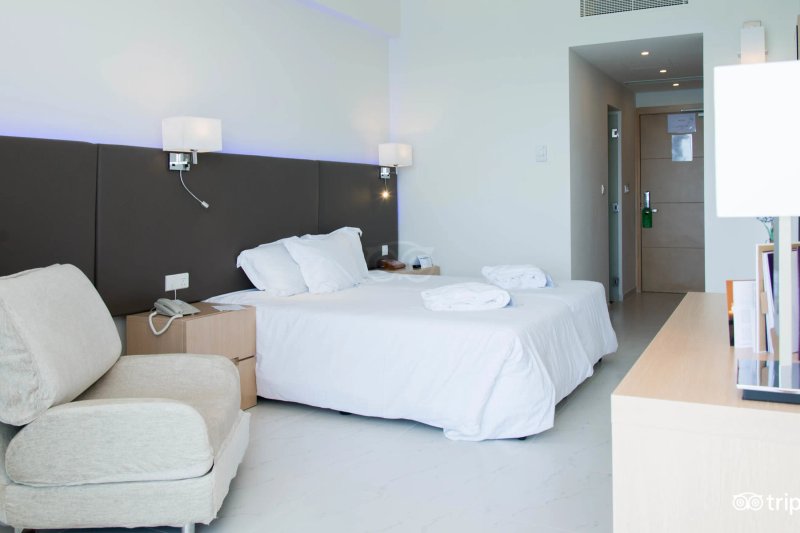 Pernera Beach Hotel