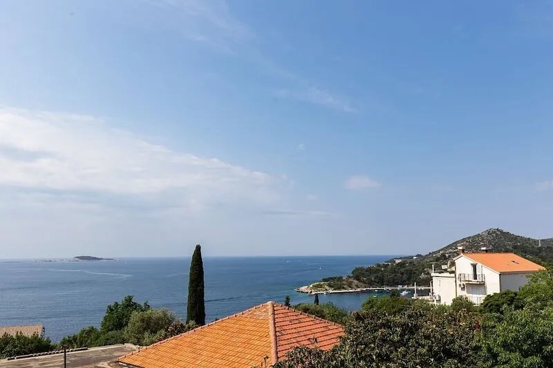 Apartments Kisic - Two-Bedroom Apartment with Balcony and Sea View(potkrovlje)