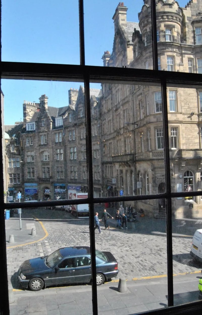 Starbucks Royal Mile