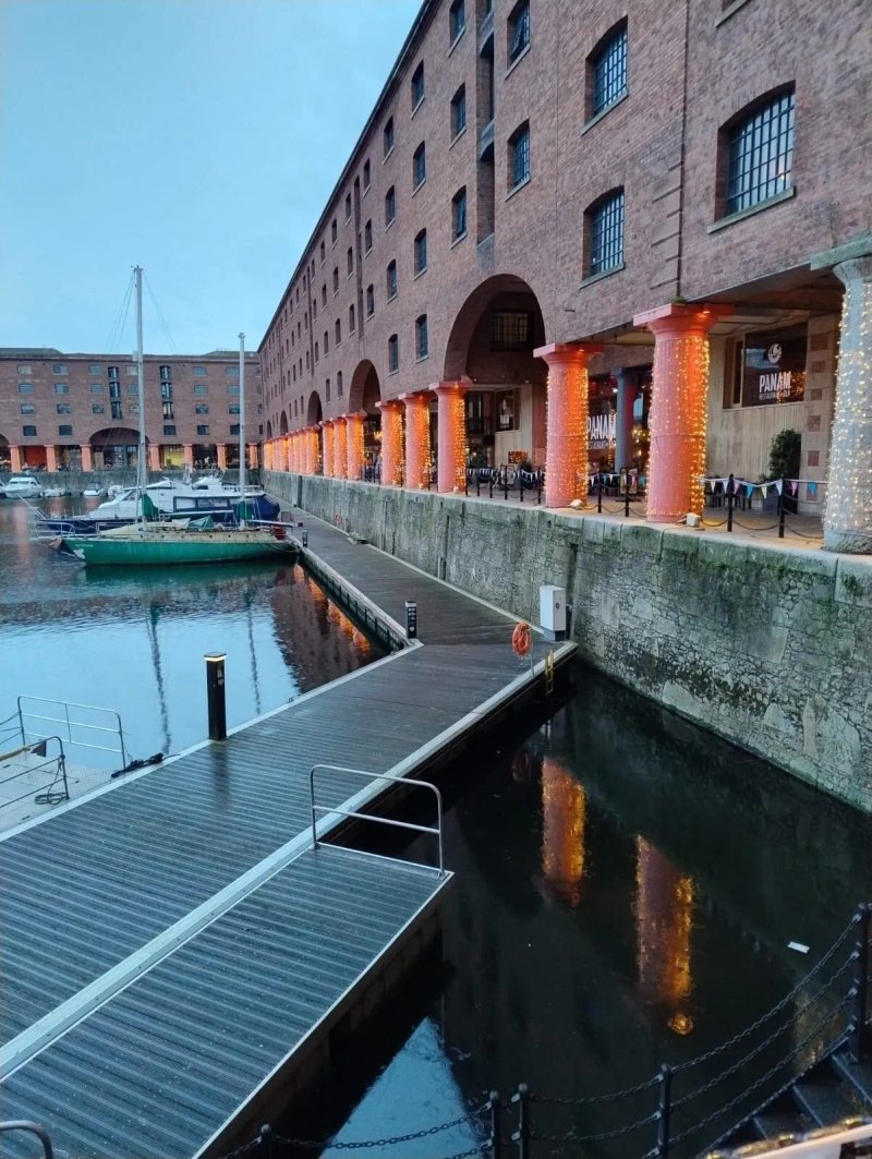 Premier Inn Liverpool City Centre (Albert Dock) hotel