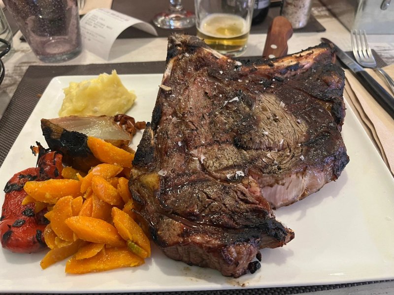 Elio's Burgers & Grill
