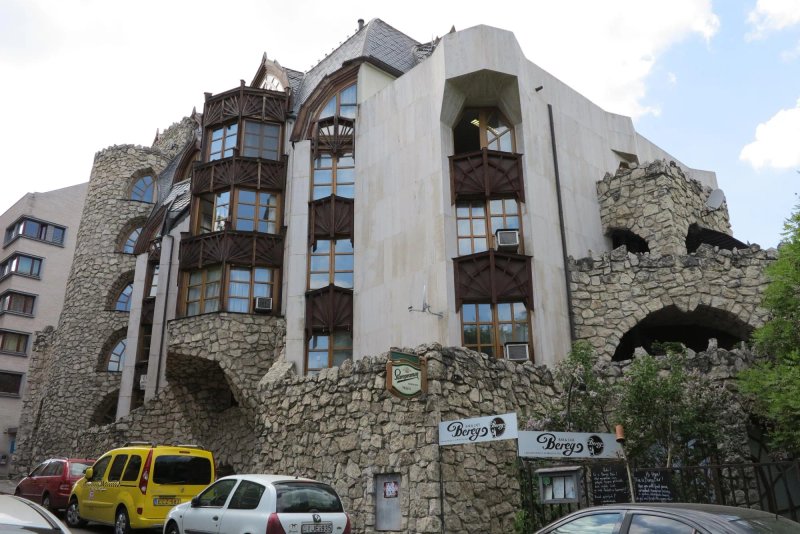 Bereg Embassy Bar & Cafe