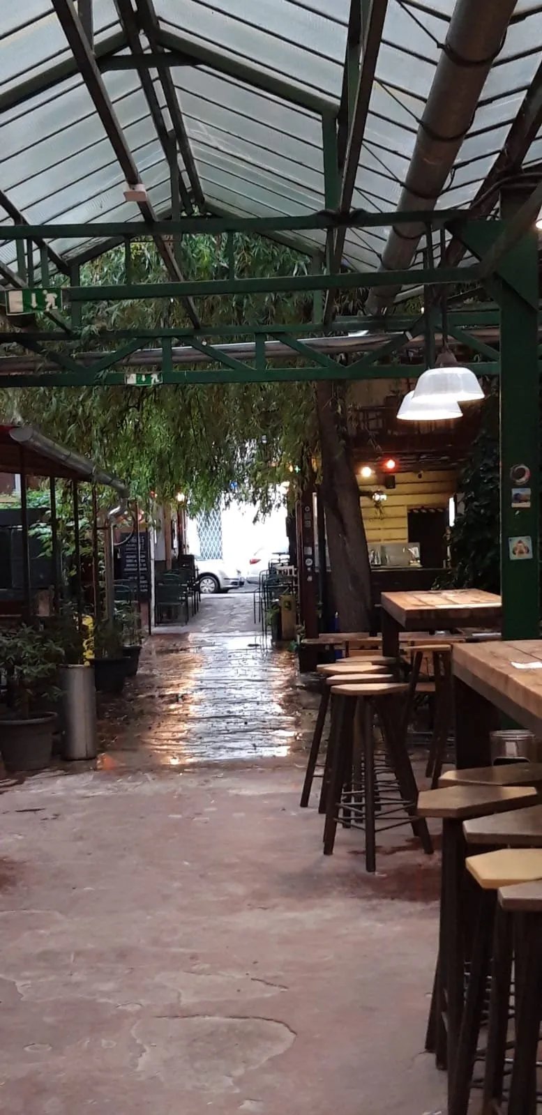 Eleszto Craft Beer Bar