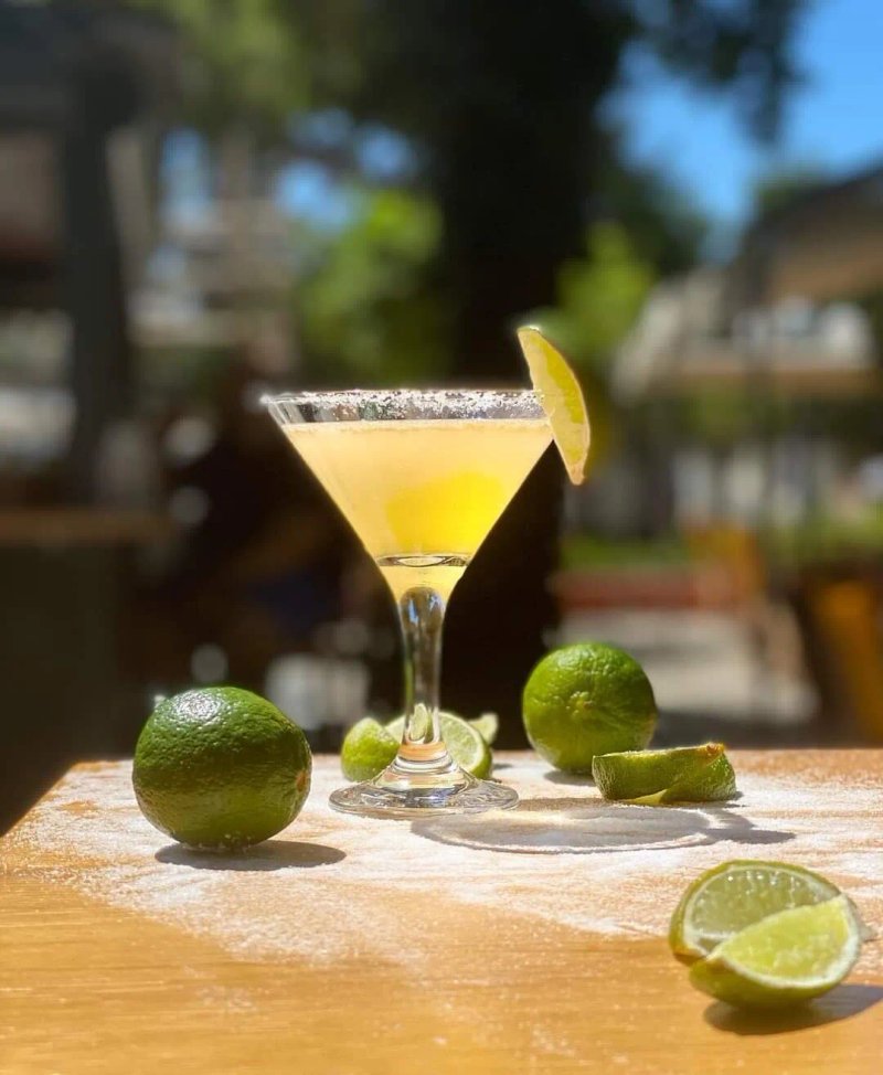 Foinikas-Finikas Raki-Taverna