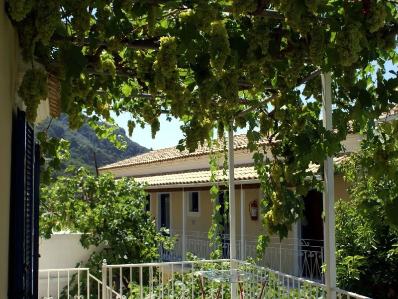 Sebastian's Family Hotel & Taverna