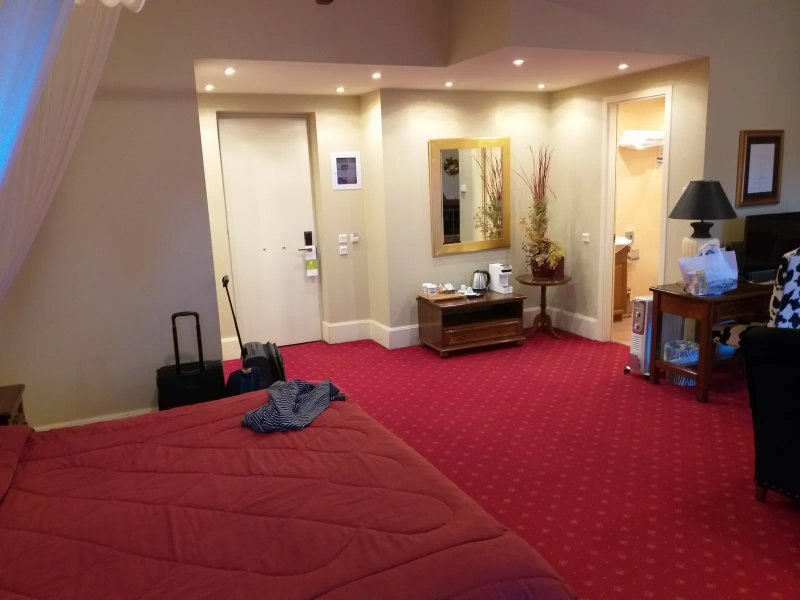 Country Club Hotel & Suites - Across Hotels & Resorts