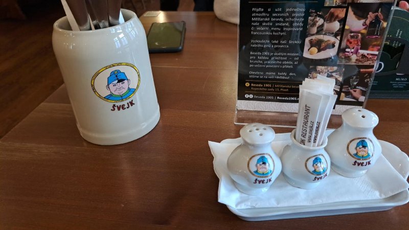 Svejk Restaurant U Petatricatniku