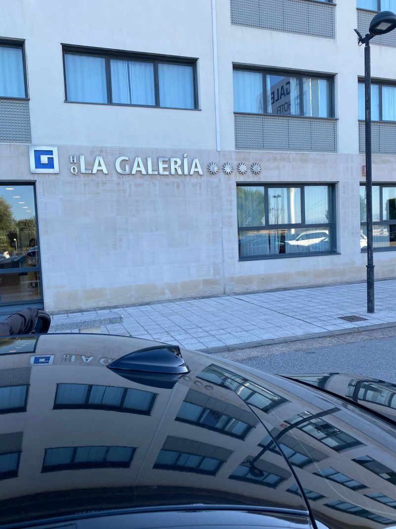 HQ La Galeria Hotel