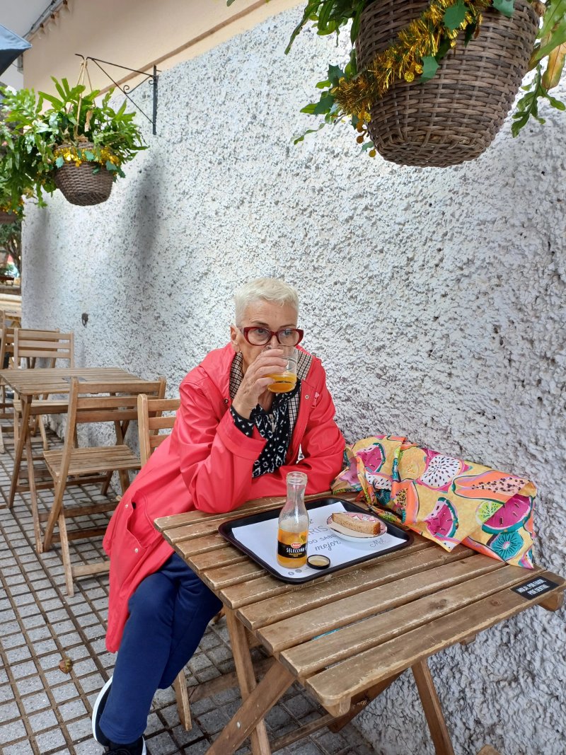 Mol Cafe