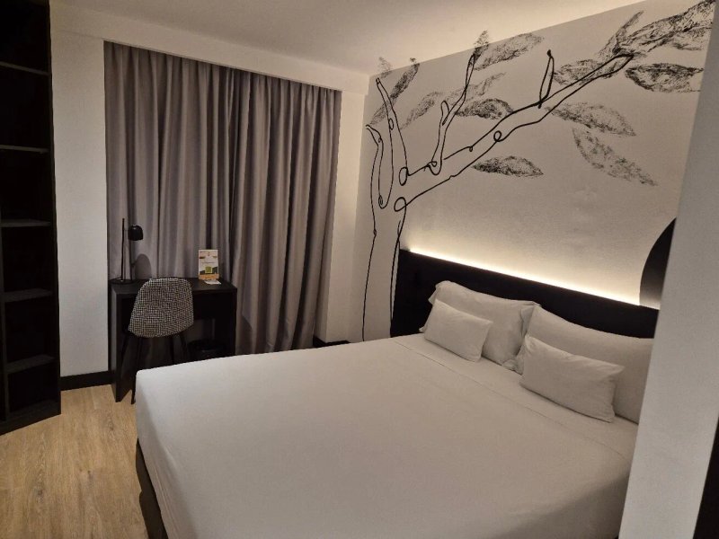 Sercotel Hotel Plana Suites