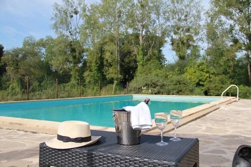 Gîte (up to 40 people) with swimming pool, Nièvre Burgundy, Pouilly, Sancerre