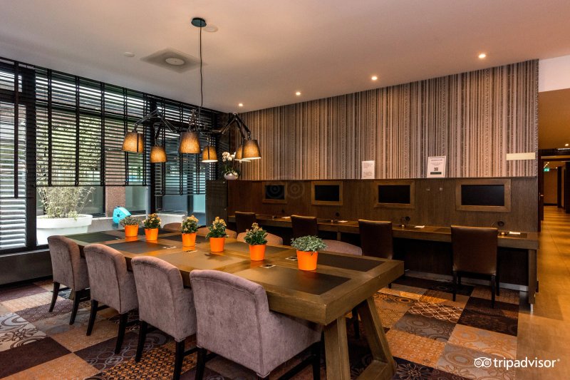 XO Hotels Park West