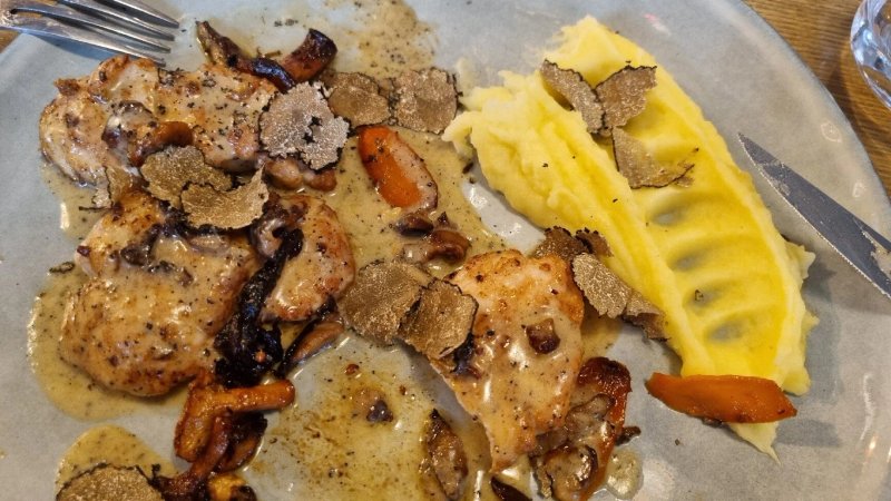 Cave Et Cuisine