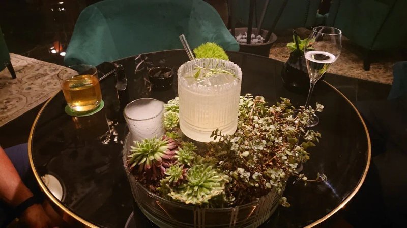 Mirror Bar