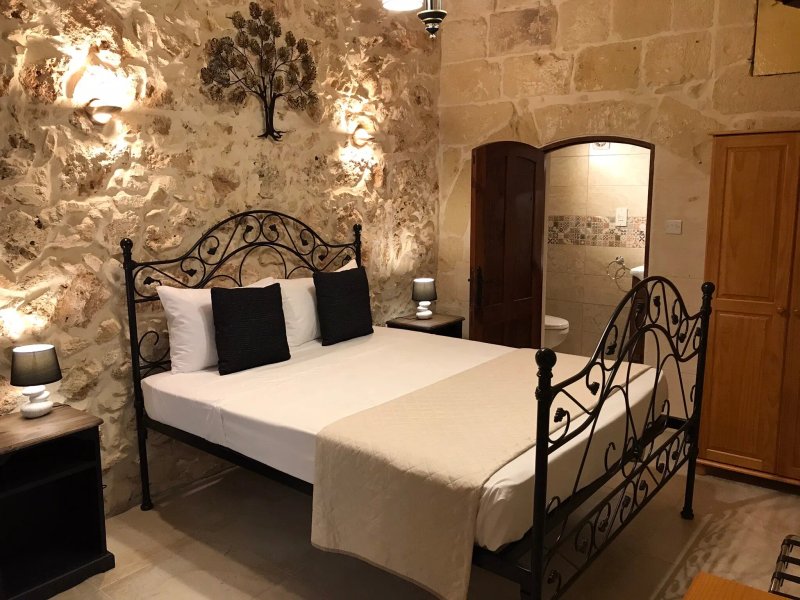 The Cloisters Bed And Breakfast