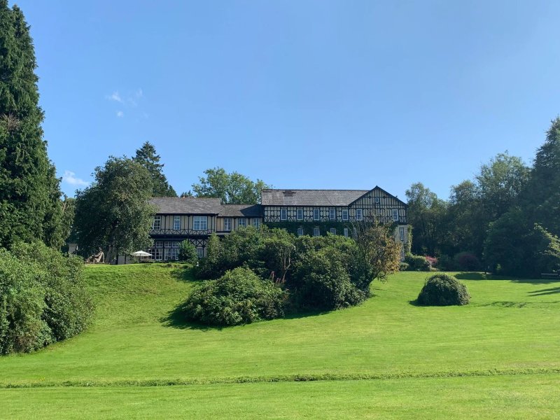 Lake Country House