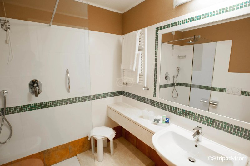 Lantana Resort Hotel & Apartments