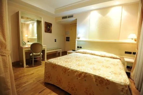 Lh Hotel Domus Caesari
