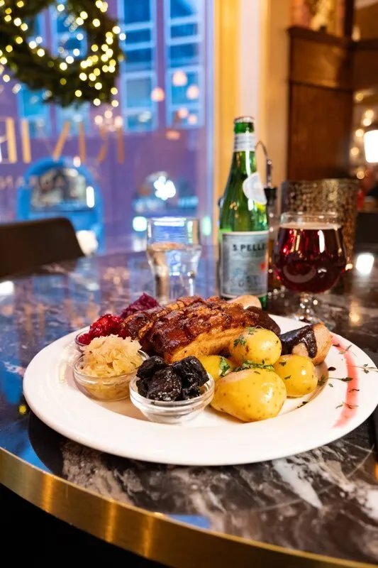 Riviera Restaurant & Bar