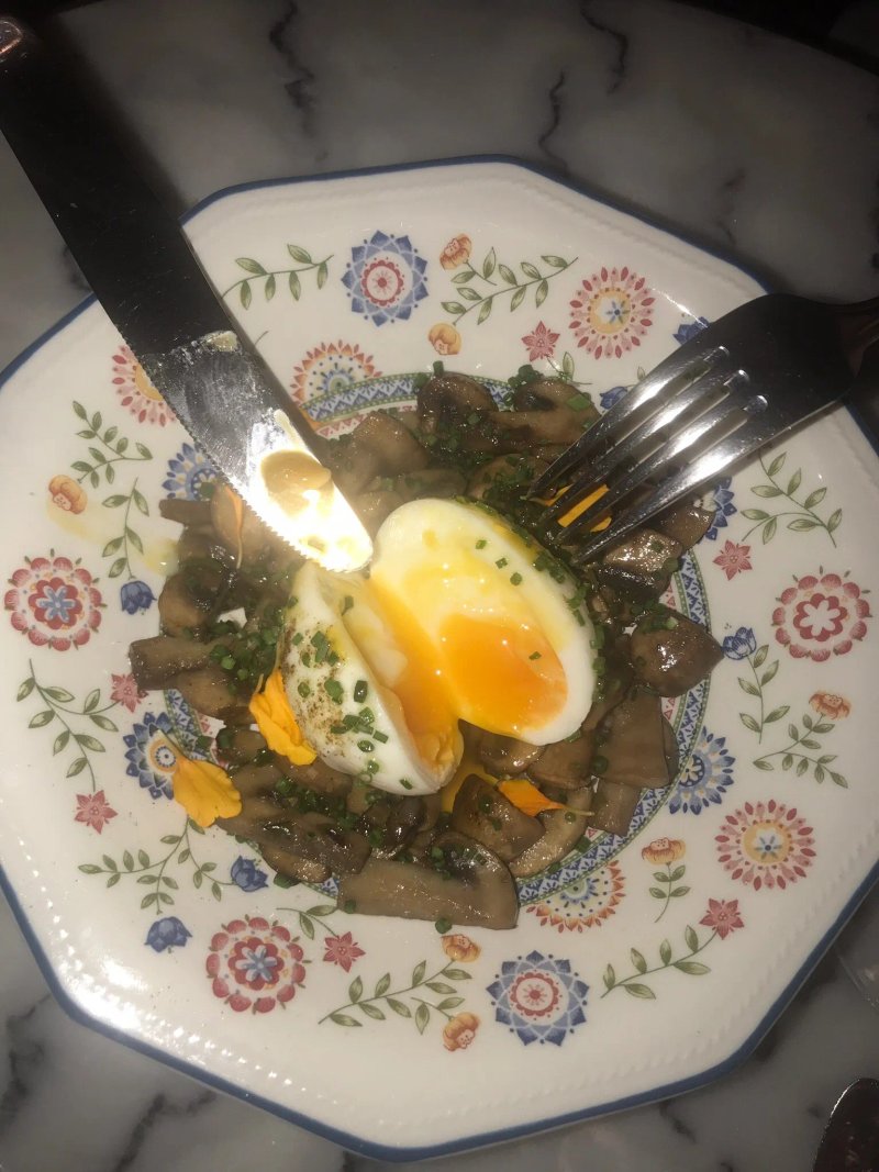 Monsieur Bistro Cafe