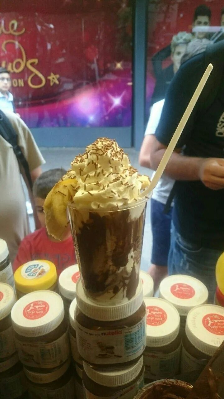 Crepes & Shakes