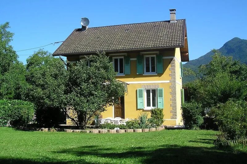 Giez. Character property close to Lake Annecy  with beautiful mountain views.