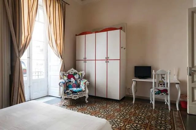 Aloi Rooms
